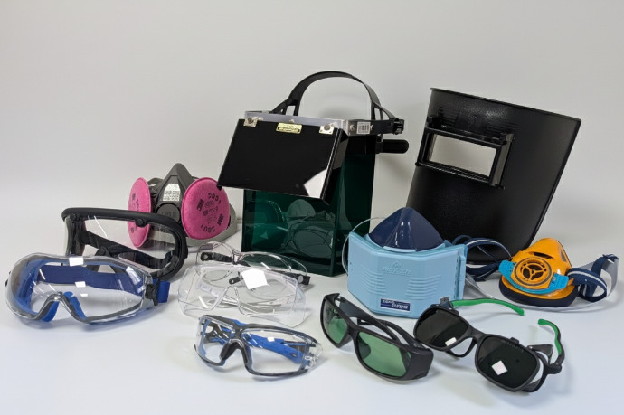 保護めがねから、トータルな安全対策まで